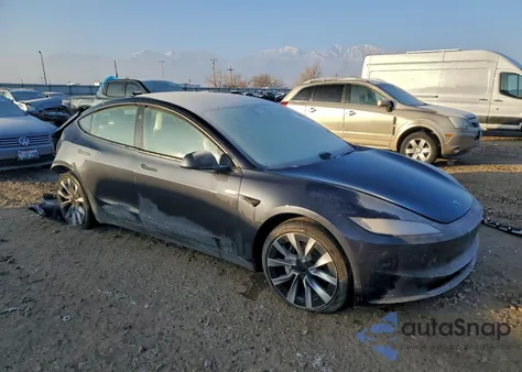 2025 Tesla Model 3 z USA, uszkodzony, nr VIN 5YJ3E1EBXSF925680
